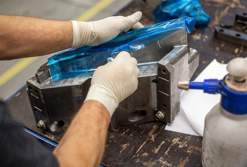 Injection molds manufacturer Injection molds manufacturer